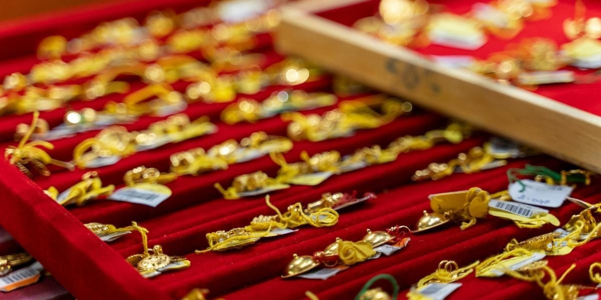 Exploring the Craftsmanship Behind Gold Jewelry